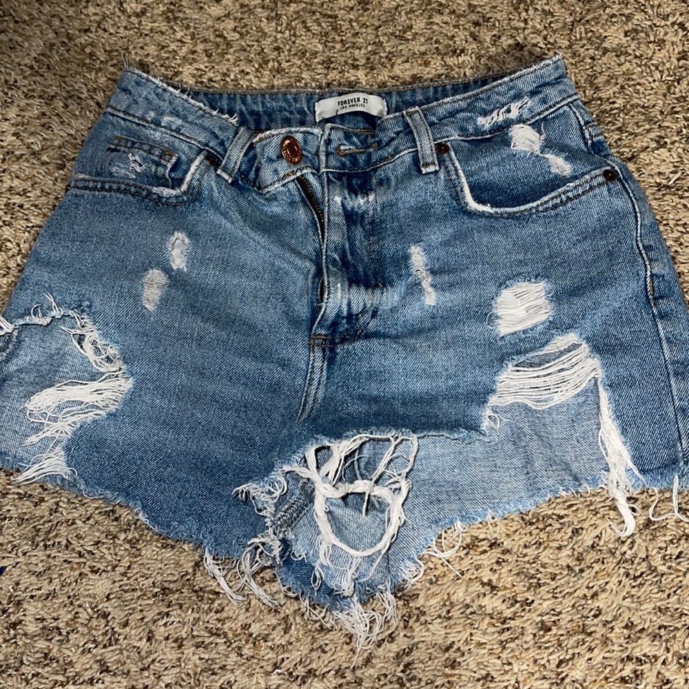 Women’s shorts size 25- forever 21